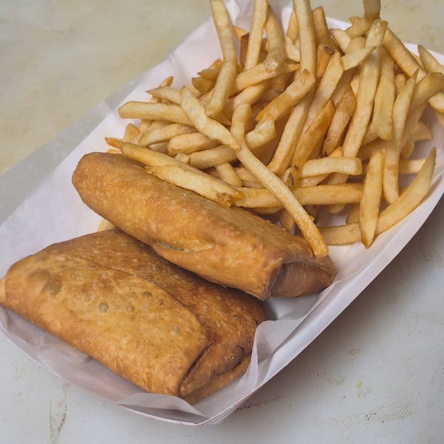2 PIZZA PUFFS (Student).