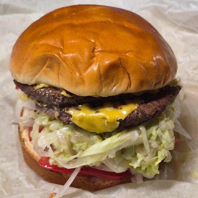Double Cheese Burger W/Fries.